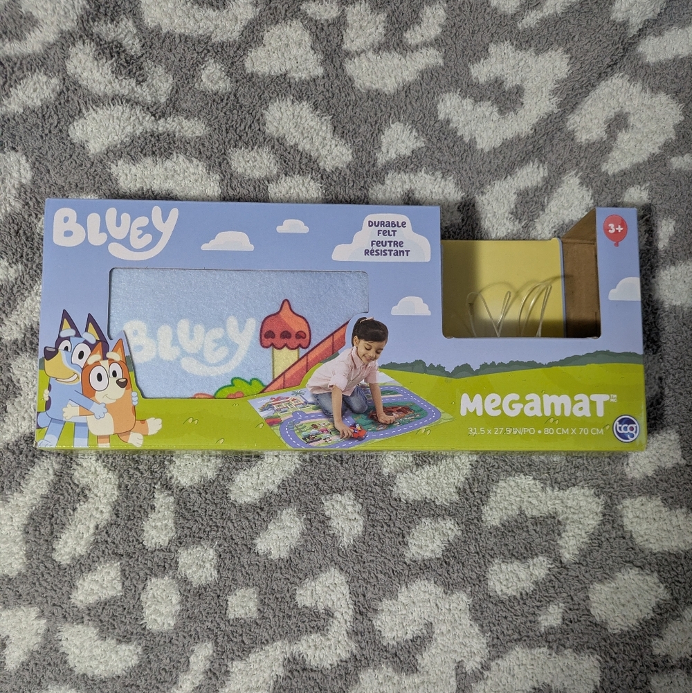 🦋5/25$ Bluey Megamat Play Mat with Blue and Green Design